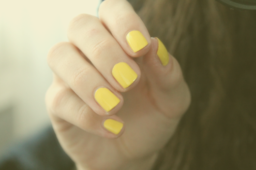 nailmatic-swatch-lulu-jaune-pastel