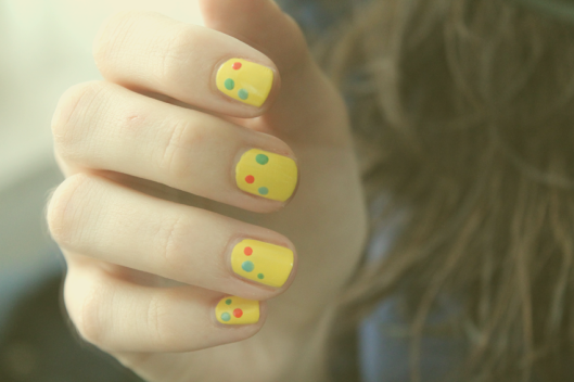 nail-art-pois-été-summer-jaune-pastel-nailmatic